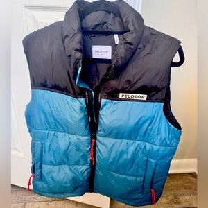Peloton Puffer Vest Medium! Blue and Black! Excellent Condition